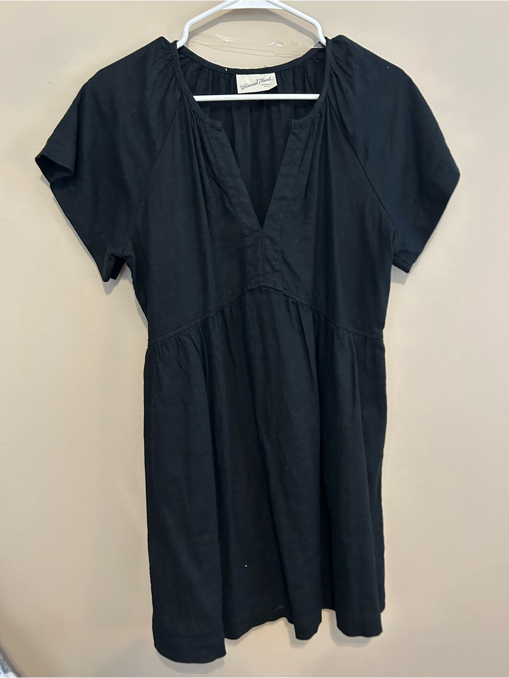 Universal Thread Black Short Sleeve V-Neck Dress